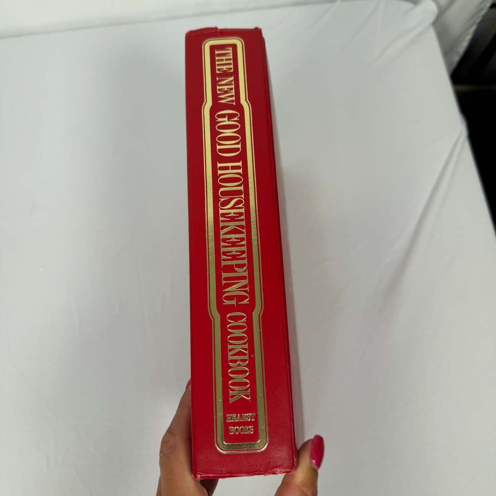 The New Good Housekeeping Cookbook (1986 Hardcover Edition) - Picture 3 of 8
